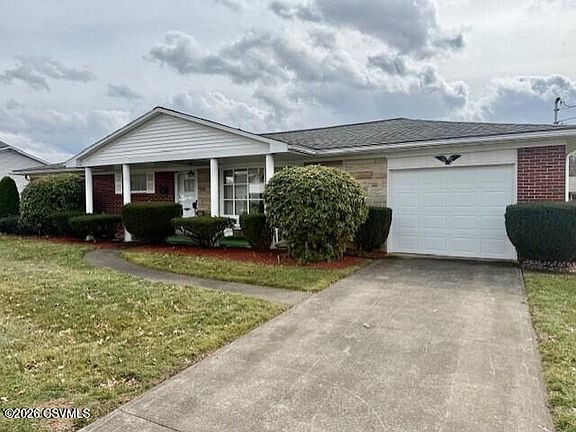 2nd image of 1024 Sunset Dr