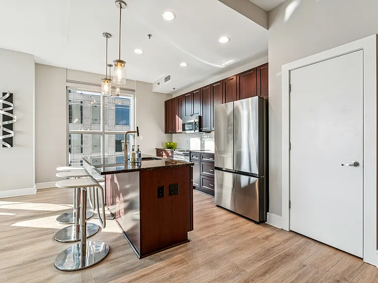 333 W Trade St #22 — Photo 9