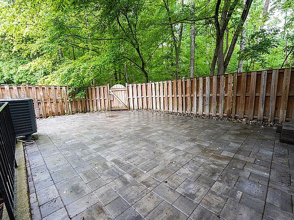 4th image of 3903 Sunny Brook Ct