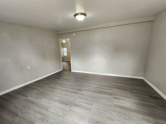 3rd image of 709 1/2 E 1st St