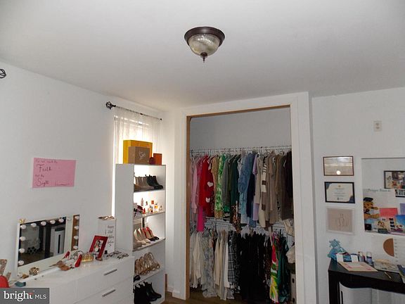 5th image of 3018 N Franklin St