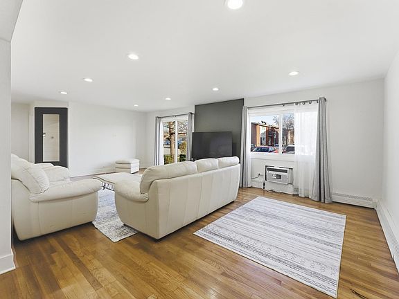 3rd image of 8924 Kenneth Dr #107G