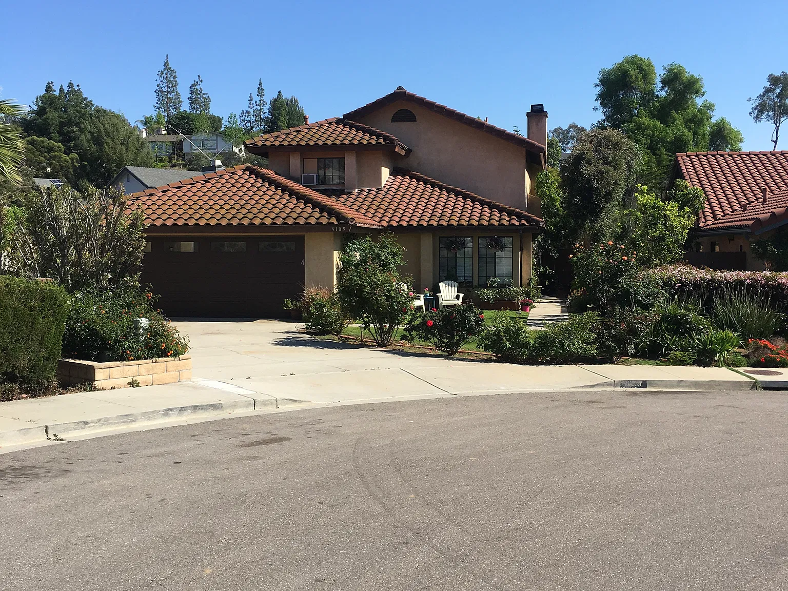 4 bed, 2250 sqft, $5,600 — Photo 1