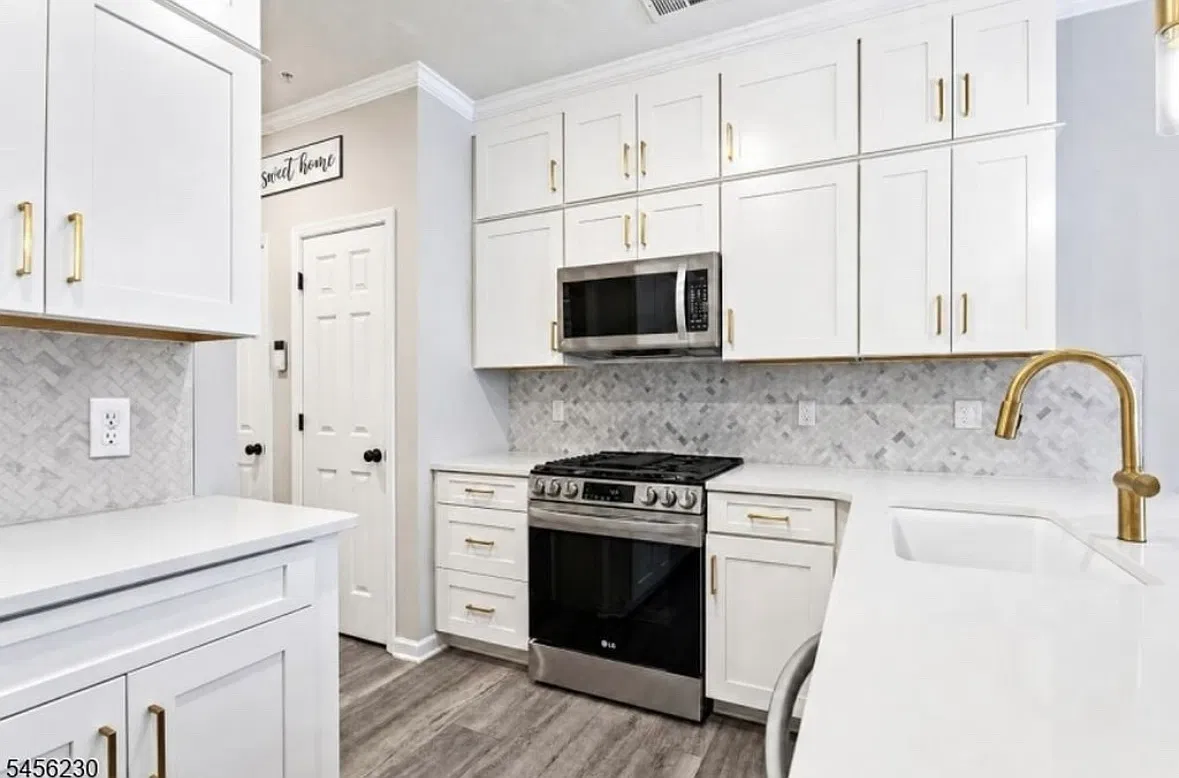 2 bed, $3,500 — Photo 3