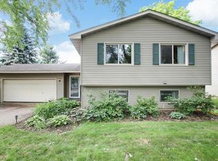 2215 Matterhorn Ln, Saint Paul, MN 55119
