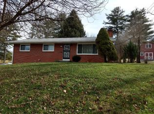 439 Pleasant Grove Rd, Bluff City, TN 37618