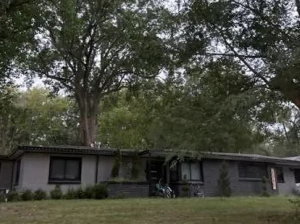 7642 Hemlock St, Overland Park, KS 66204