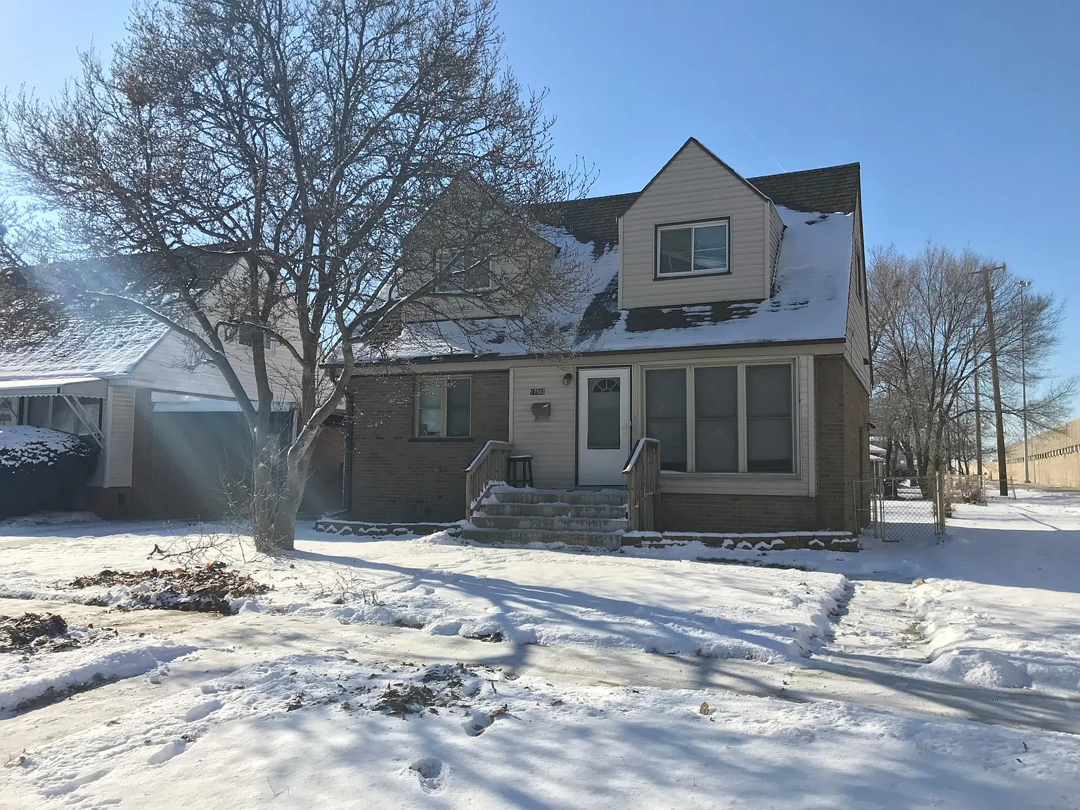 17132 Grant St photo 1