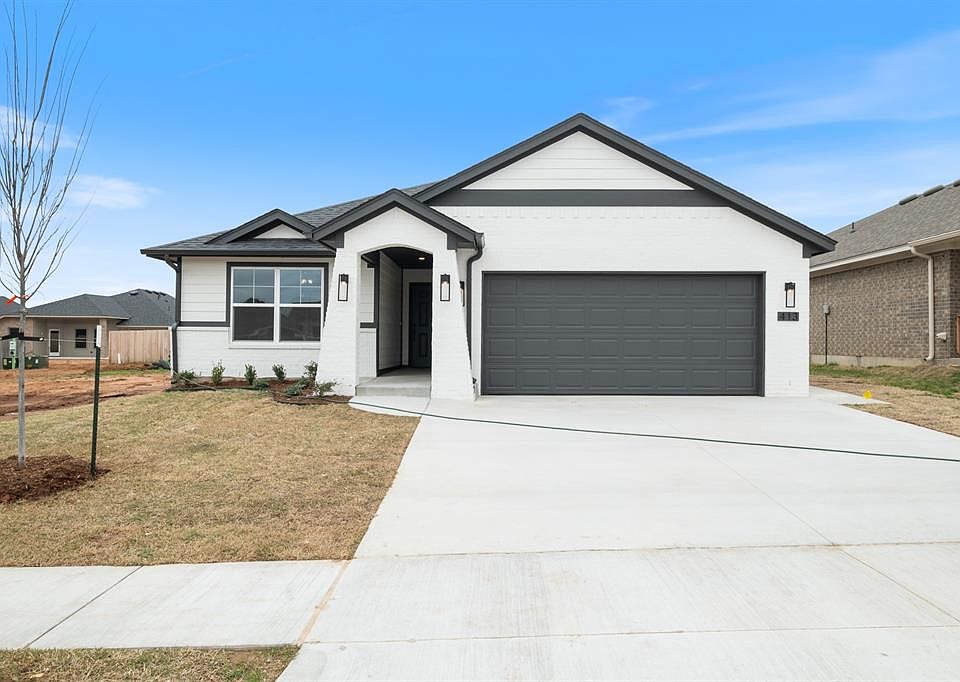 1st image of 413 Nest Dr