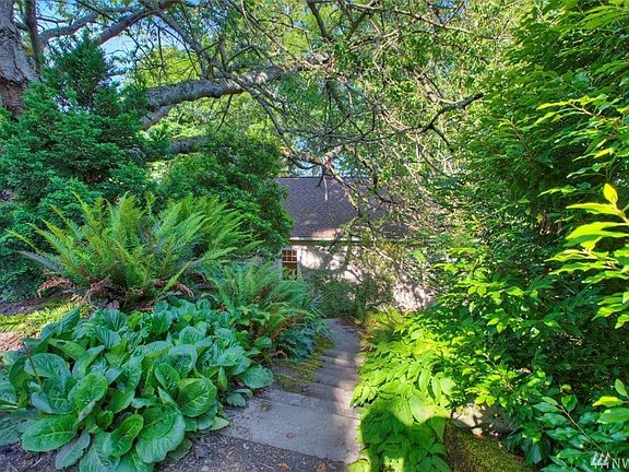 This is your entry path to your city oasis