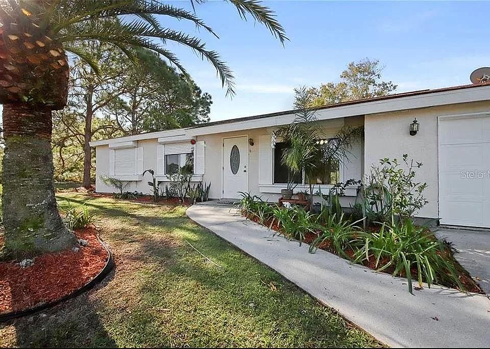 2nd image of 6667 Carovel Ave