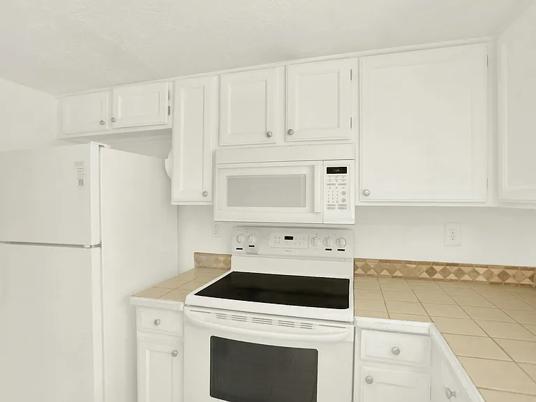 3655 S Kittredge St #E — Photo 6