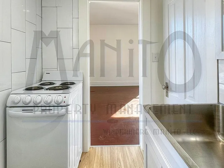 1721 W Riverside Ave — Photo 11