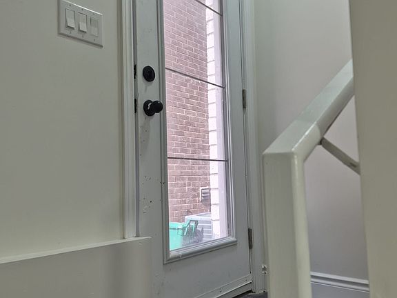4th image of 2129 Wilson St