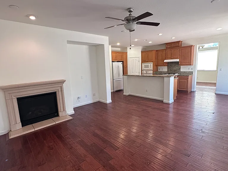 649 W Viento St — Photo 5