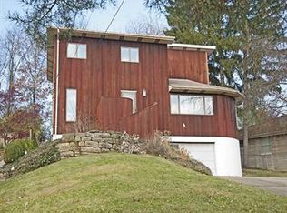 1044 Lakemont Dr, Pittsburgh, PA 15243