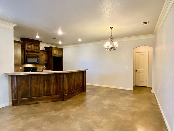 4th image of 8109 Knoxville Dr