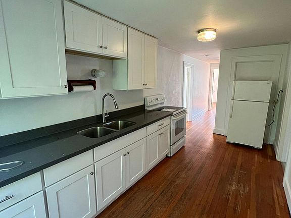 2nd image of 4020 2nd Ave NE #4020