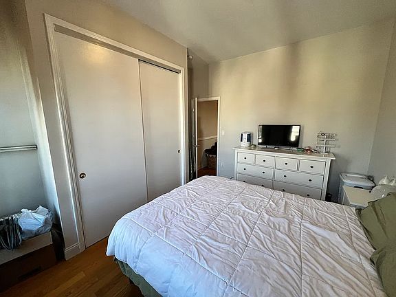 4th image of 698 Eastern Pkwy #1B