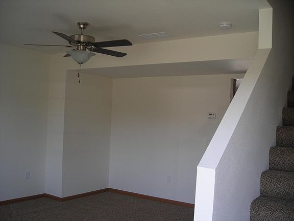 3rd image of 700 Fountain View Dr