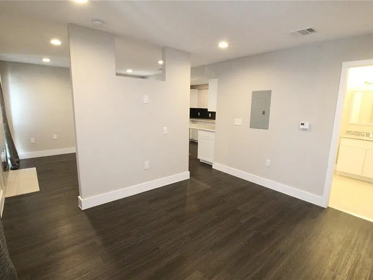 935 La Posada Dr #126 — Photo 3