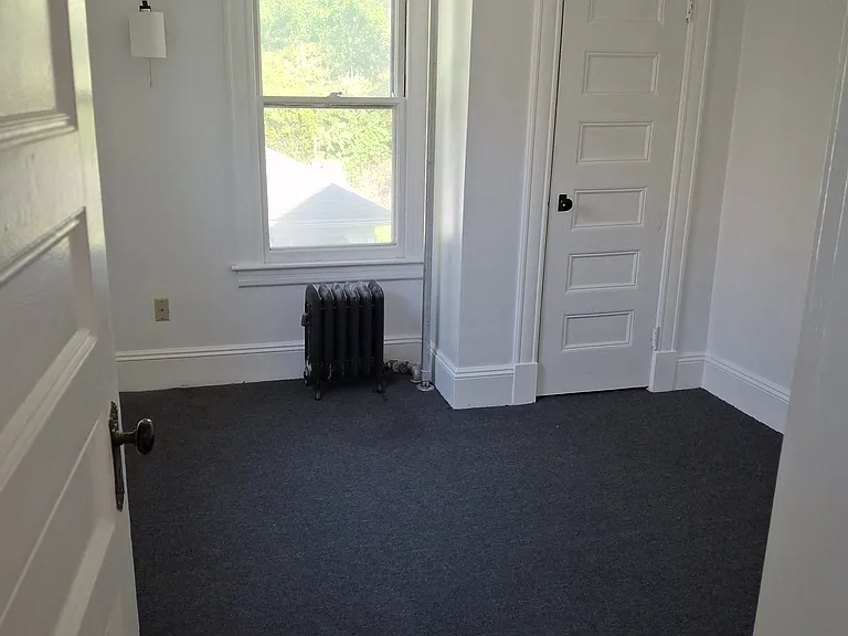 83-85 Fort Pleasant Ave #85R — Photo 8