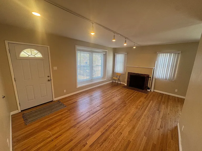 7333 Camellia Ave — Photo 3