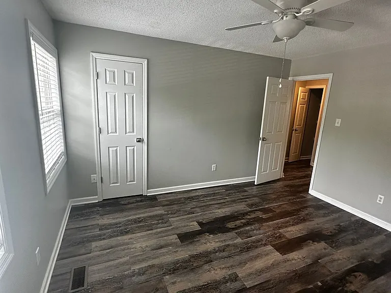 Center Town Condominiums — Photo 34