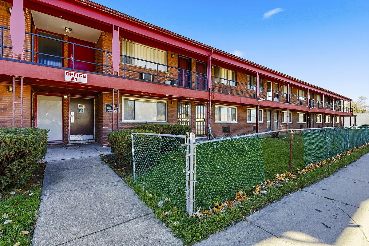 Building Photo - 19625 Conant St #22