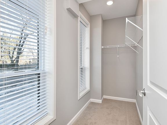4th image of 829 Marshall St NE #328