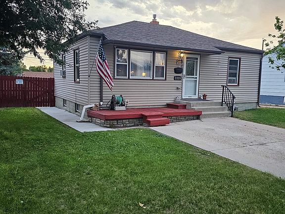 3rd image of 3326 Alexander Ave