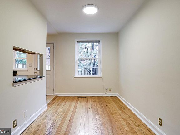 5th image of 3275 S Stafford St