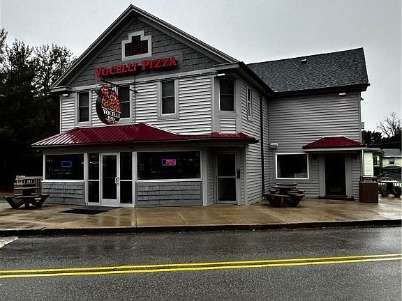 2nd image of 990 Oakland Ave #A-2