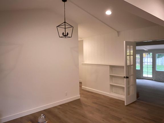 2nd image of 1283 Glen Eyrie Ave