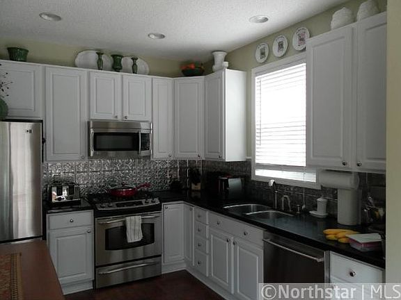 3rd image of 1372 White Oak Dr