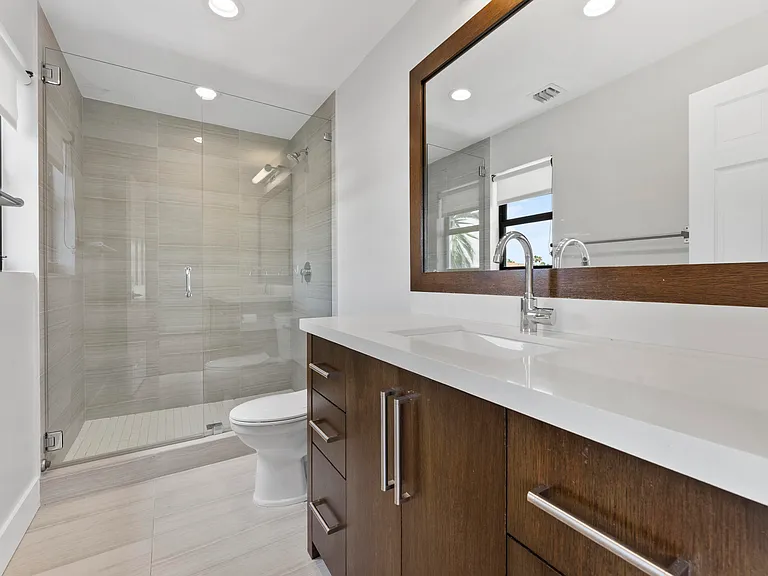 1121 Bel Air Dr #4 — Photo 18