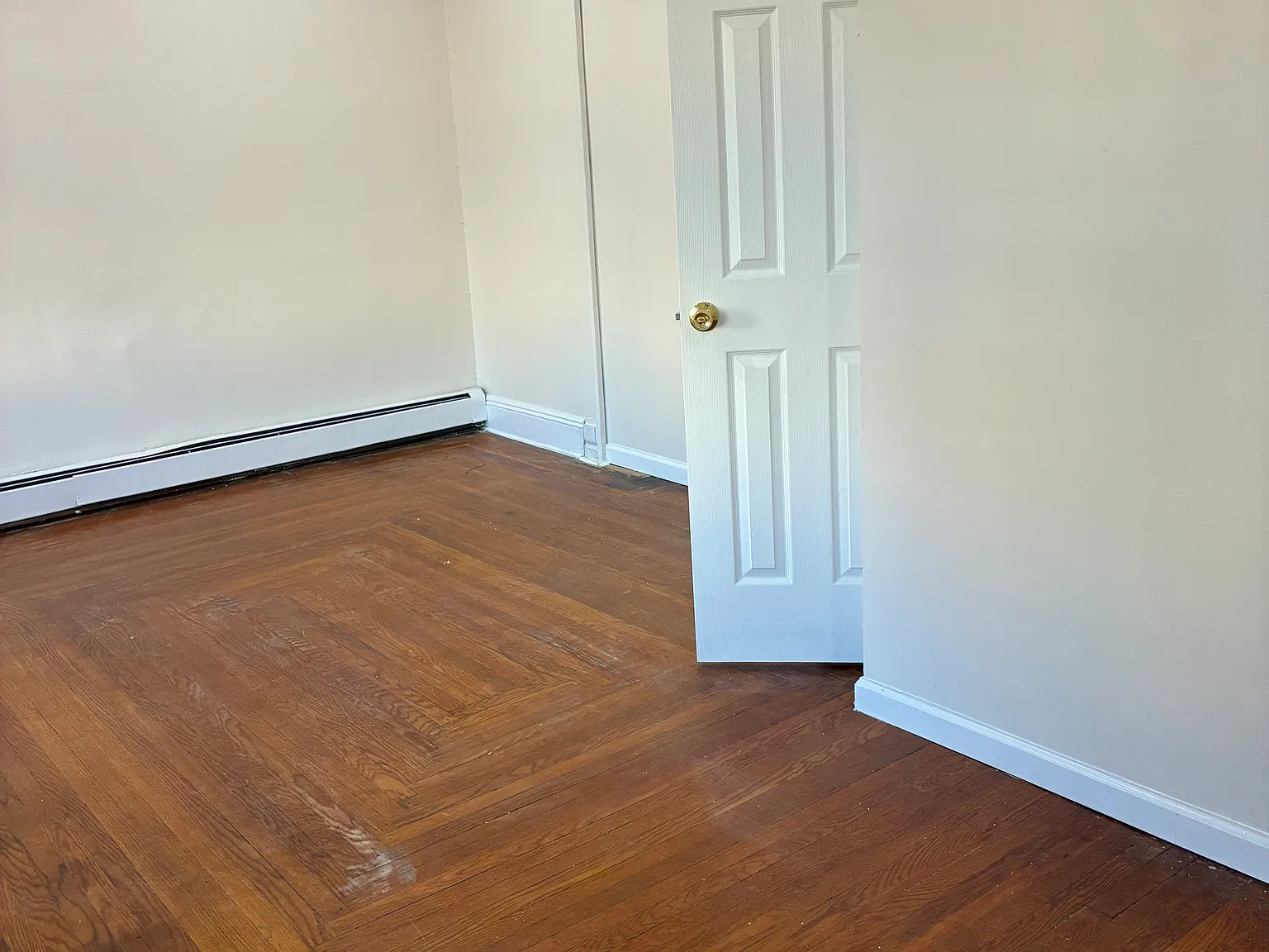 3 bed, 1000 sqft, $2,200 — Photo 1