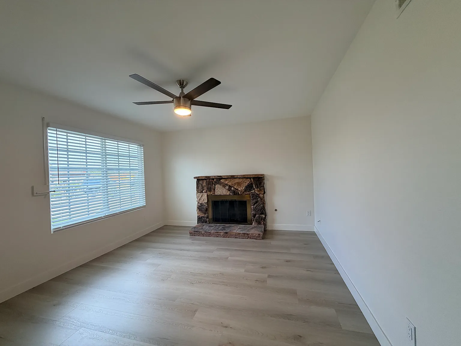 4 bed, 1350 sqft, $4,000 — Photo 3