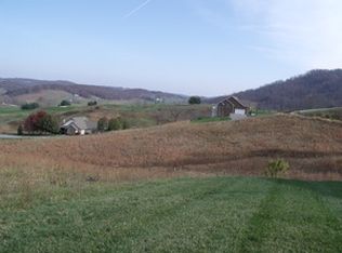 93 Fountain Spring Dr, Peterstown, WV 24963