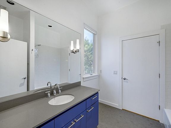 5th image of 410 Sailmaster St #A
