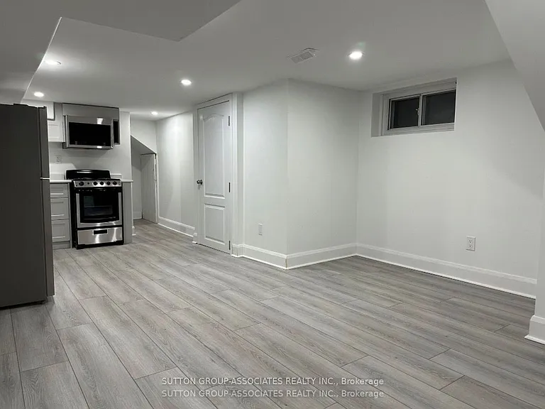 1208 College St #BASEMENT — Photo 4