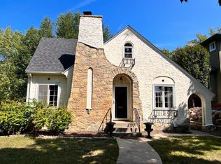 4933 Maple Rd, Edina, MN 55424