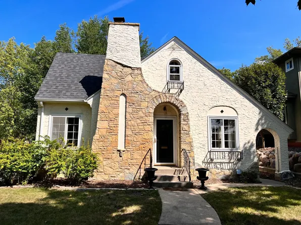 4933 Maple Rd, Edina, MN 55424