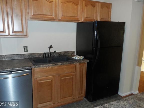 3rd image of 326 Elmwood Dr