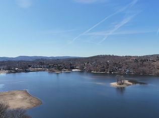 40 Hillside Rd, Danbury, CT 06811