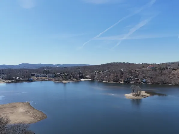 40 Hillside Road, Danbury, CT 06811