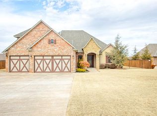 533 E Victoria Ter, Mustang, OK 73064