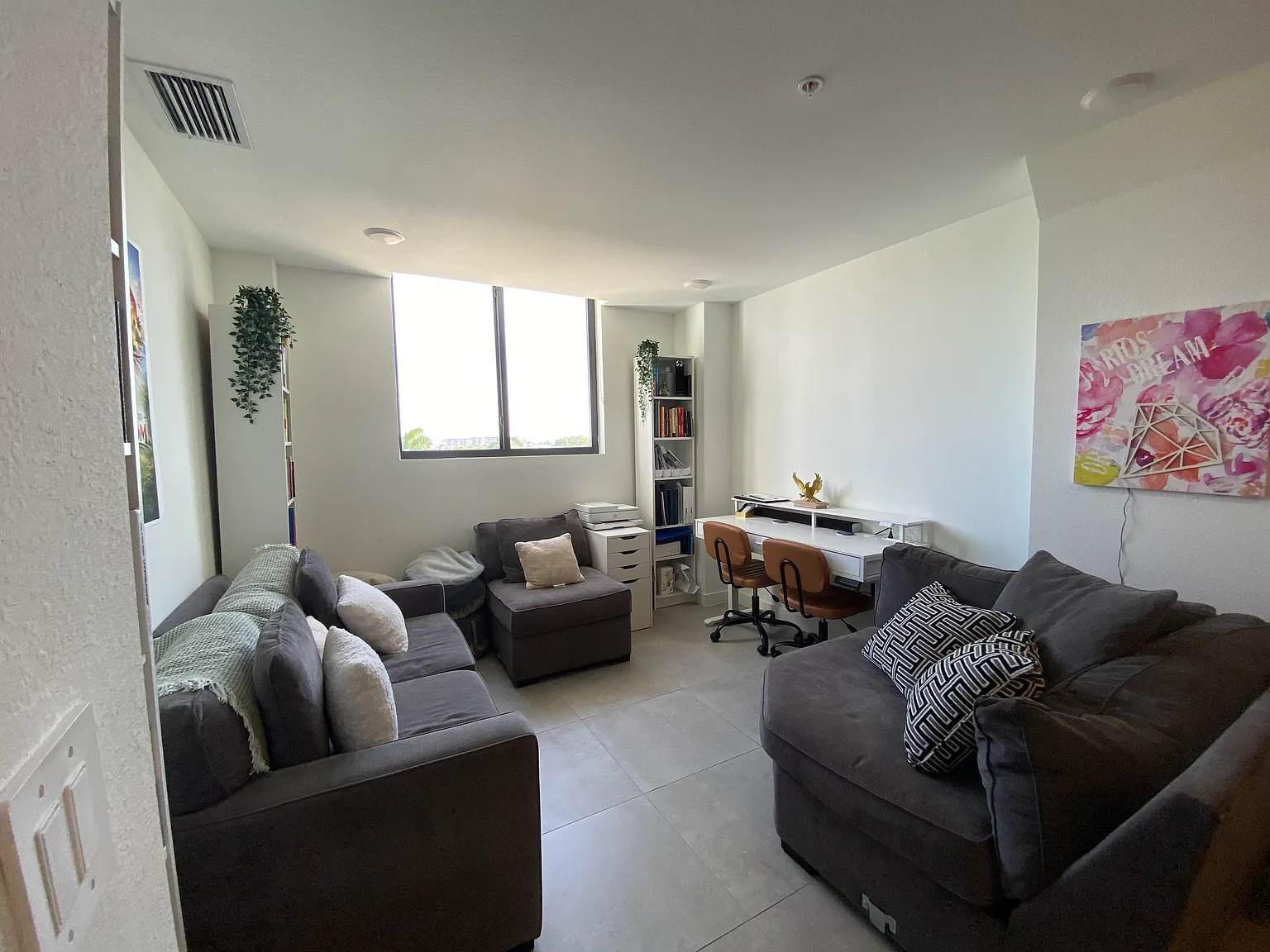 2 bed, 895 sqft, $2,802 — Photo 1