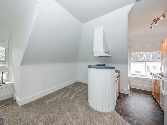 5th image of 46 E Gowen Ave Unit 3
