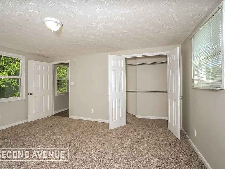 4521 W Market St — Photo 7